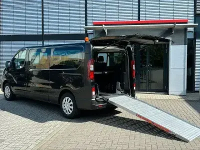Gebraucht Renault Trafic Expression 125 PS (91 kW) 2018 Schwarz Van / Kleinbus
