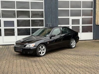 Lexus IS200
