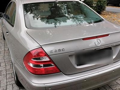 Mercedes E280