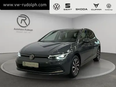 Gebraucht VW Golf VIII Active 150 PS (110 kW) 2023 Delfingrau metallic (metallic) Limousine