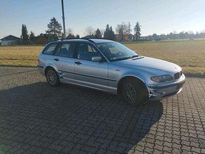 Gebraucht BMW 318 143 PS (105 kW) 2003 Silber Kombi