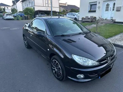 Gebraucht Peugeot 206 CC Filou 109 PS (80 kW) 2005 Schwarz Cabrio