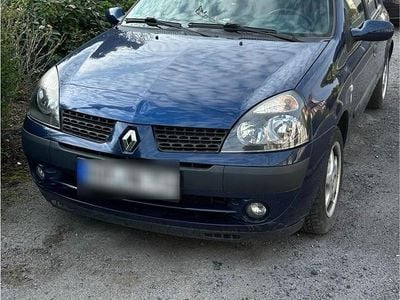 Second-hand Renault Clio II 2004 Albastru Hatchback