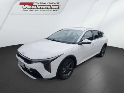 Neu Kia K4 Plus 150 PS (110 kW) 2026 Schneeweiß (ud) Limousine