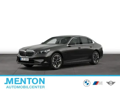 Gebraucht BMW 550e 489 PS (359 kW) 2025 Grau Limousine