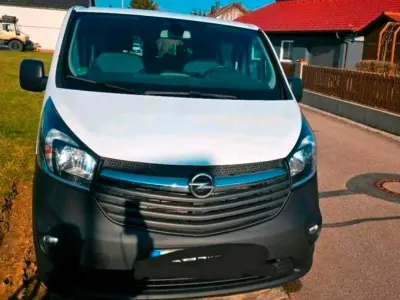 Gebraucht Opel Vivaro 120 PS (88 kW) 2018 Weiß Van / Kleinbus