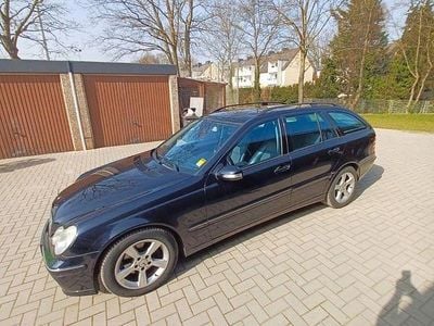 Gebraucht Mercedes C180 Avantgarde 143 PS (105 kW) 2005 Blau Kombi