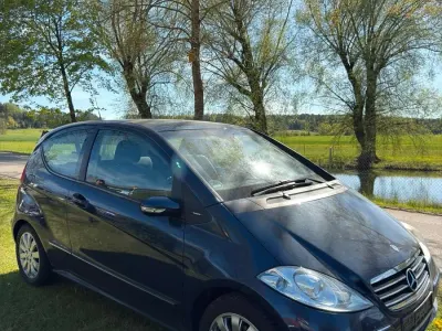 Używany Mercedes A200 136 KM (100 kW) 2006 Niebieski Hatchback