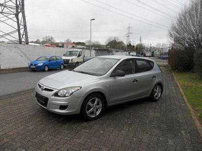 Gebraucht Hyundai i30 Edition 109 PS (80 kW) 2010 Silber Limousine