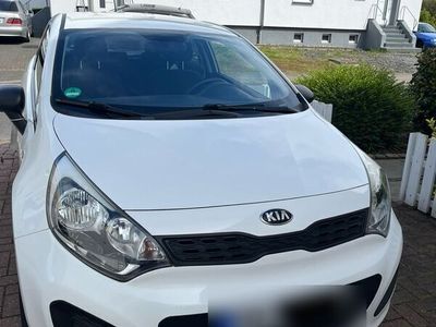 gebraucht Kia Rio UB — Weiß — 86PS