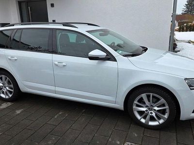 Weiß Gebraucht 2018 Skoda Octavia Style Kombi | 15.800 € (Fairer Preis)