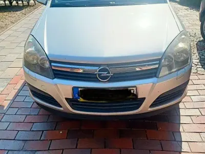 Gebraucht Opel Astra 105 PS (77 kW) 2006 Silber Limousine