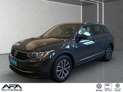 Grau Gebraucht 2022 VW Tiguan Life SUV | 23.861 € (Guter Preis)