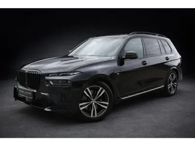 Gebraucht BMW X7 Sport Line 340 PS (250 kW) 2024 Saphirschwarz metallic (metallic) SUV