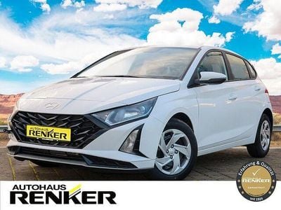 Gebraucht Hyundai i20 Select 101 PS (74 kW) 2024 Weiß schwarz Kleinwagen