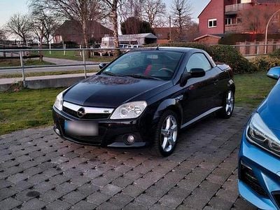 Second-hand Opel Tigra 90 CP (66 kW) 2005 Negru Cabrio