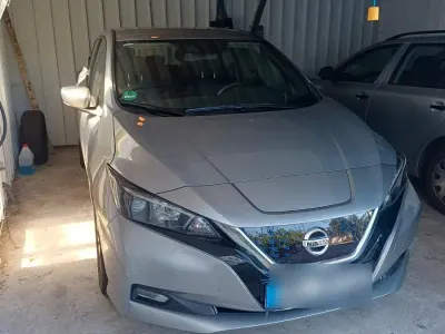Gebraucht Nissan Leaf 89 kW (122 PS) 2022 Silber Kleinwagen