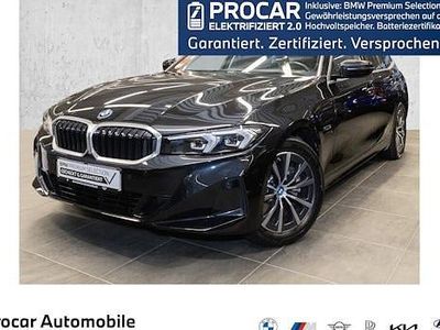 Schwarz Gebraucht 2022 BMW 320e Sport Line Kombi | 29.990 € (Fairer Preis)