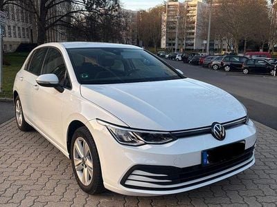 Second-hand VW Golf VIII 110 CP (80 kW) 2020 Alb Berlinǎ