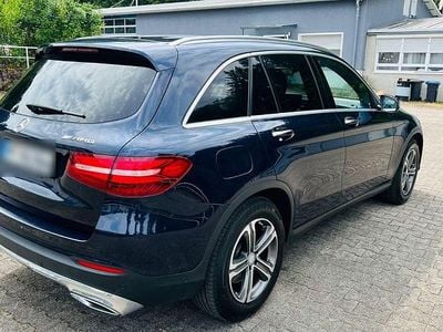 Second-hand Mercedes GLC250 AMG line 204 CP (150 kW) 2015 Negru SUV