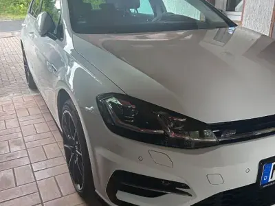 Gebraucht VW Golf VII IQ Drive 150 PS (110 kW) 2019 Weiß Limousine