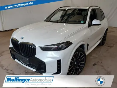 Gebraucht BMW X5 M M Sport 381 PS (280 kW) 2025 Mineralweiss (metallic) SUV