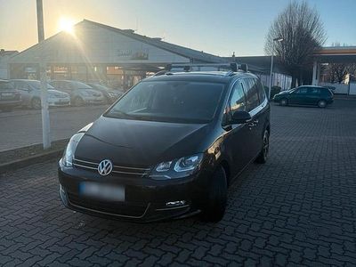 Second-hand VW Sharan 180 CP (132 kW) 2012 Negru Monovolum