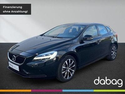 Gebraucht Volvo V40 Momentum 122 PS (89 kW) 2019 Schwarz Limousine