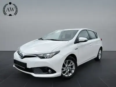 Usata Toyota Auris Hybrid Edition-S 136 CV (100 kW) 2016 Bianco Berlina