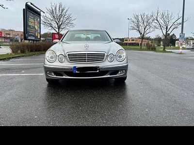 Gebraucht Mercedes E200 122 PS (89 kW) 2004 Silber Limousine