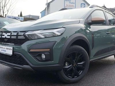 Safarigrüngrau sonderfarbe Gebraucht 2024 Dacia Sandero Extreme Limousine | 17.980 € (Fairer Preis)