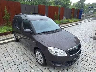 Gebraucht Skoda Roomster 69 PS (50 kW) 2011 Braun Van / Kleinbus