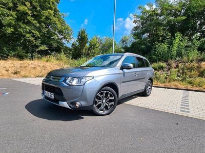 gebraucht Mitsubishi Outlander 2,2 DI-D Instyle 4WD 7SITZE