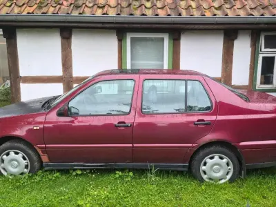 Brugt VW Vento 75 HK (55 kW) 1996 Rød Sedan