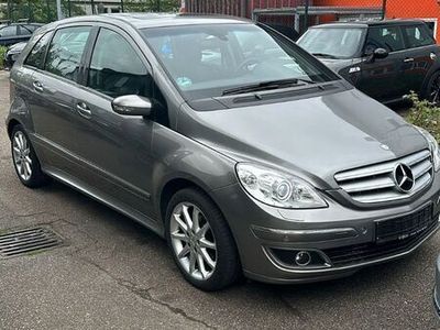 gebraucht Mercedes B200 Turbo *AUTOMATIK *NEU TÜV*PANO*LEDER*NAVI