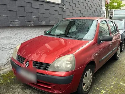 Gebraucht Renault Clio II 60 PS (44 kW) 2004 Rot Kleinwagen