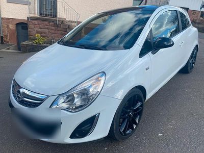 Gebraucht Opel Corsa Color Edition 100 PS (73 kW) 2012 Weiß Kleinwagen