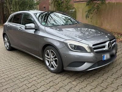 Gebraucht Mercedes A200 115 PS (84 kW) 2013 Silber Limousine