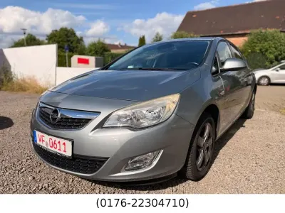 Gebraucht Opel Astra Design Edition 116 PS (85 kW) 2012 Silber Limousine