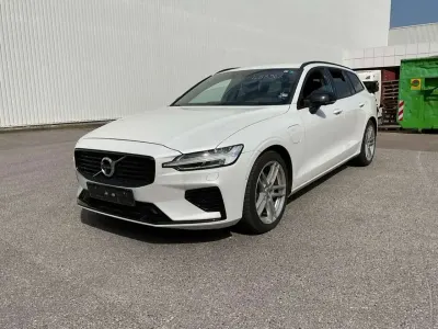 Gebraucht Volvo V60 Plus 310 PS (228 kW) 2022 Weiß Kombi