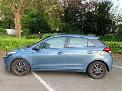 Gebraucht Hyundai i20 Style 84 PS (61 kW) 2017 Blau Limousine