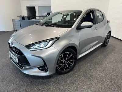Gebraucht Toyota Yaris Hybrid Team 92 PS (67 kW) 2022 Silber Limousine