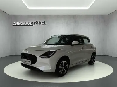 Gebraucht Suzuki Swift Club 83 PS (61 kW) 2025 Pure white pearl met. Kleinwagen