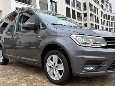 Grau Gebraucht 2015 VW Caddy Comfortline Van / Kleinbus | 13.990 € (Fairer Preis)