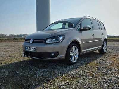 Gebraucht VW Touran Highline 177 PS (130 kW) 2013 Gold Van / Kleinbus