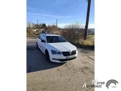 Gebraucht Skoda Superb SportLine 220 PS (161 kW) 2017 Moonweiss metallic Kombi