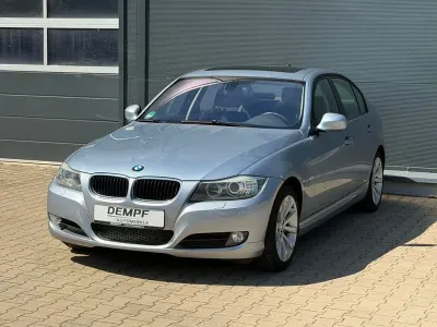 Gebraucht BMW 320 170 PS (125 kW) 2009 Blau Limousine