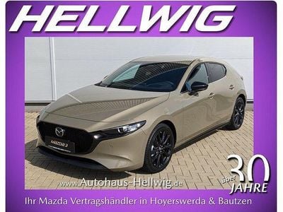 Neu Mazda 3 Homura-Line 140 PS (102 kW) 2025 Zircon sand metallic Limousine