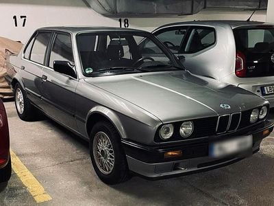 Gebraucht BMW 320 126 PS (92 kW) 1988 Silber Limousine