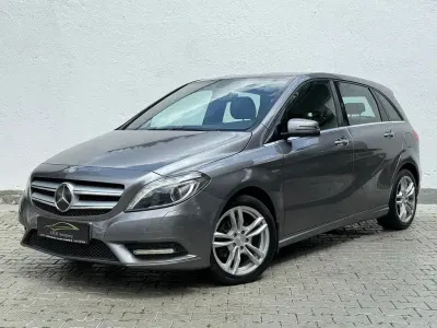 Gebraucht Mercedes B200 156 PS (114 kW) 2011 Grau Kleinwagen